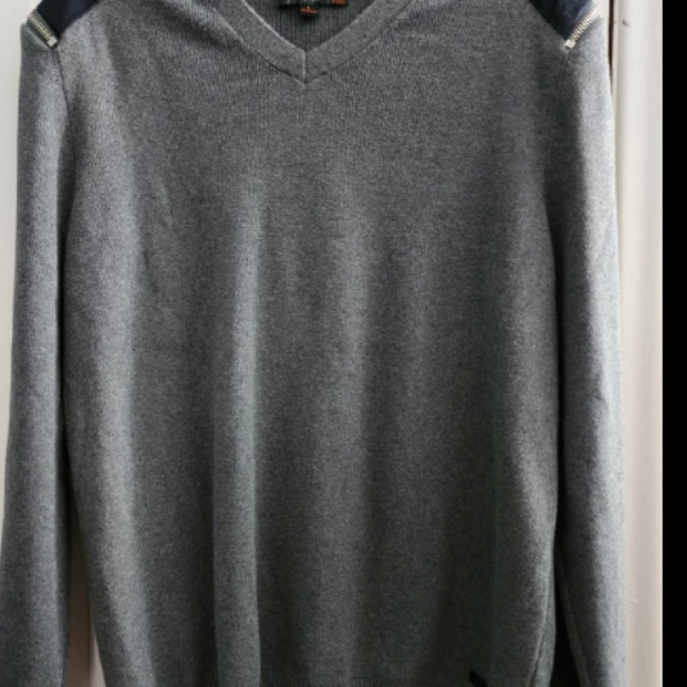 G by GUESS V-Neck Suede Design Sweater Size L Men's